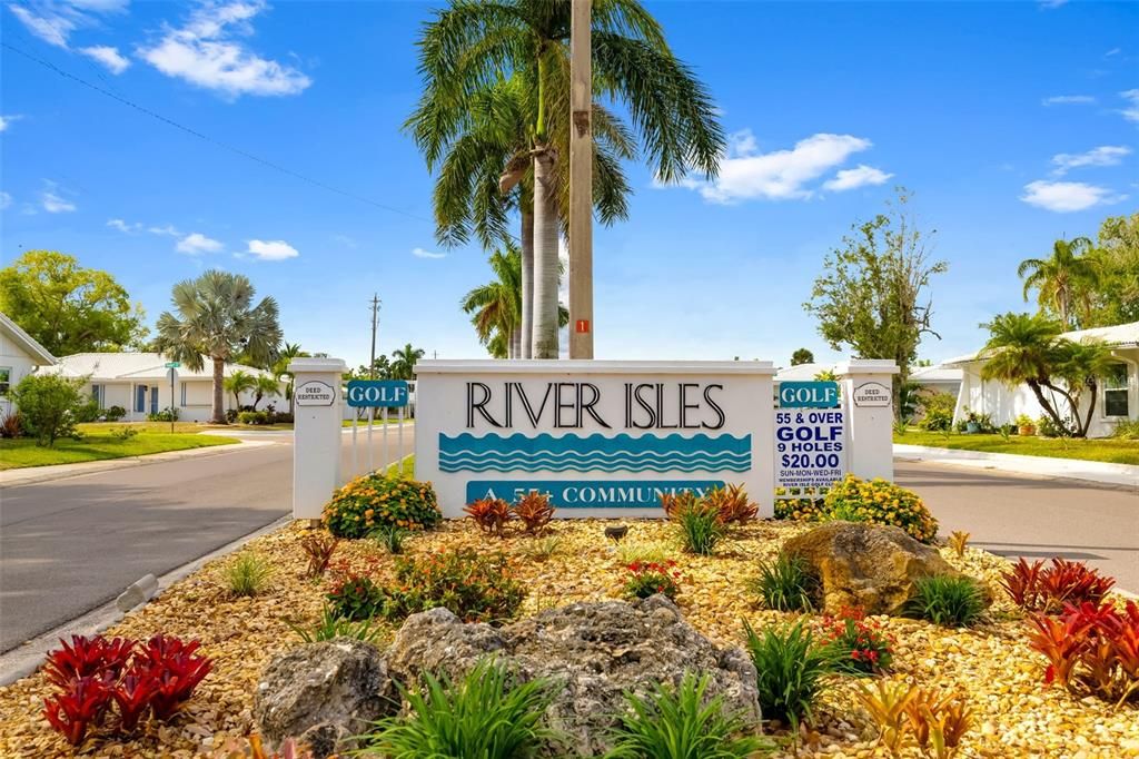 Active With Contract: $456,000 (2 beds, 2 baths, 1539 Square Feet)