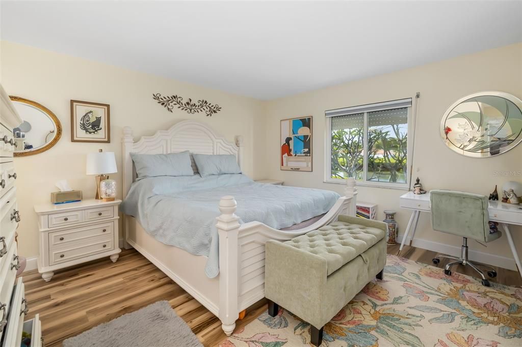 Active With Contract: $456,000 (2 beds, 2 baths, 1539 Square Feet)