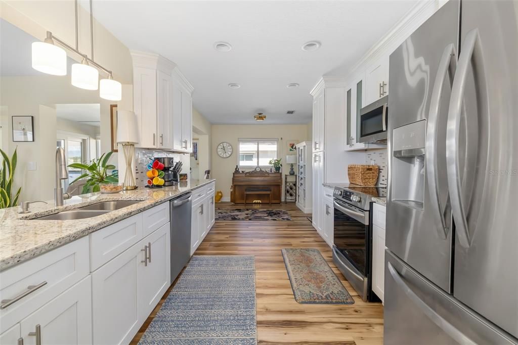 Active With Contract: $456,000 (2 beds, 2 baths, 1539 Square Feet)
