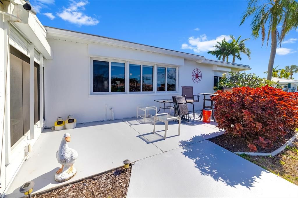 Active With Contract: $456,000 (2 beds, 2 baths, 1539 Square Feet)