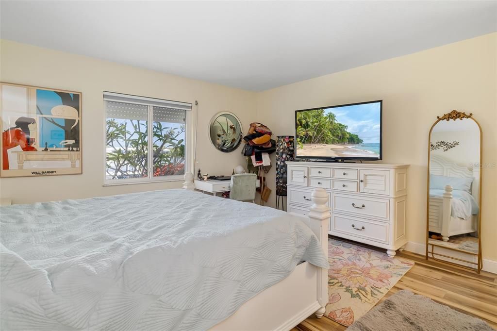 Active With Contract: $456,000 (2 beds, 2 baths, 1539 Square Feet)