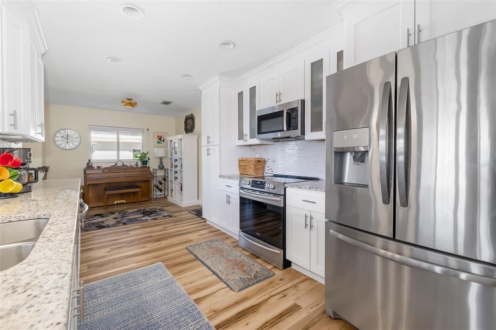 Active With Contract: $456,000 (2 beds, 2 baths, 1539 Square Feet)