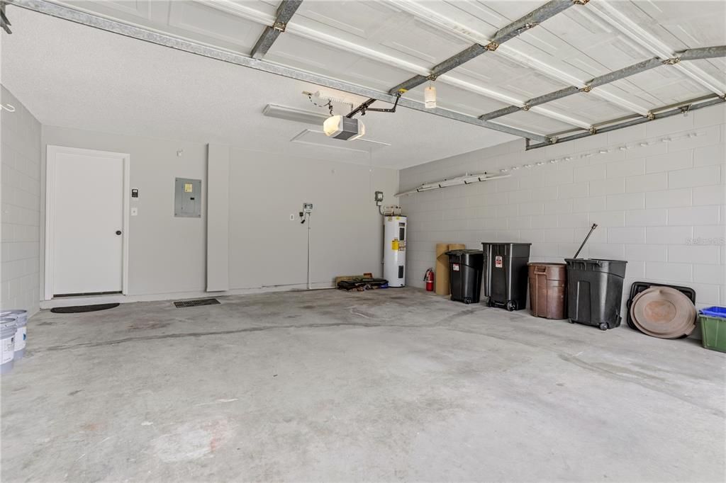 Active With Contract: $430,900 (4 beds, 2 baths, 1949 Square Feet)