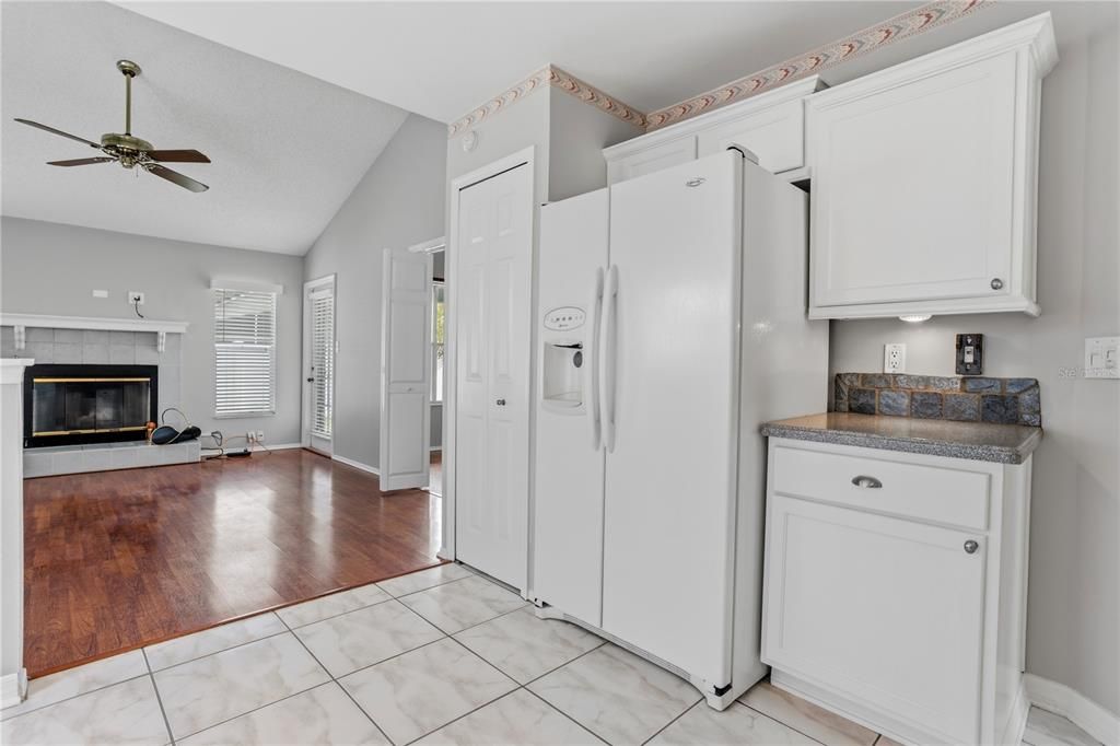 Active With Contract: $430,900 (4 beds, 2 baths, 1949 Square Feet)