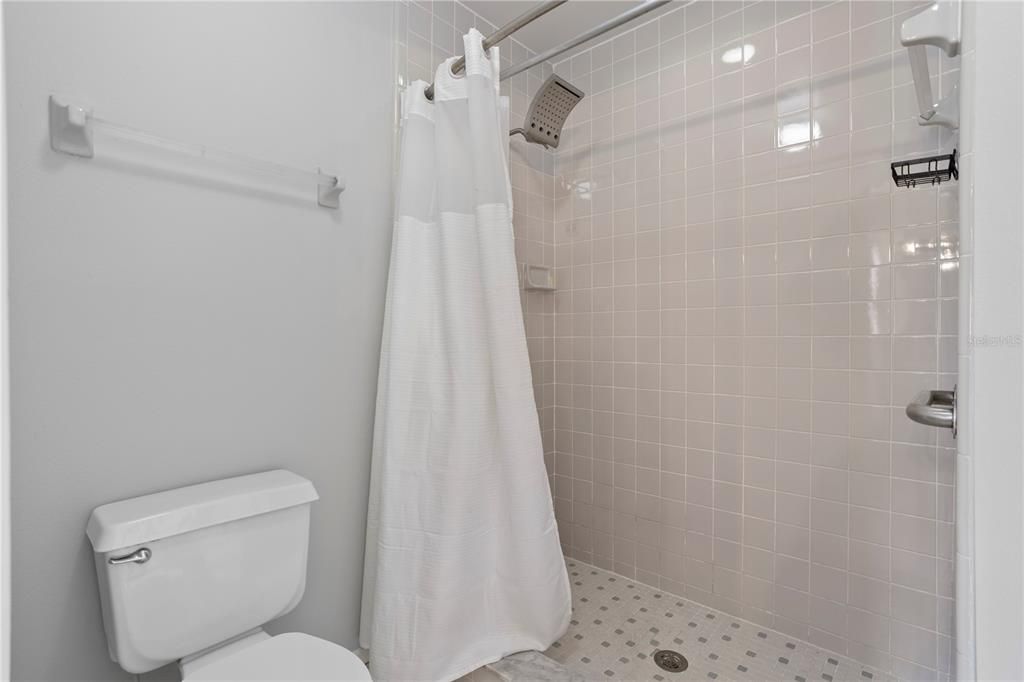 Active With Contract: $430,900 (4 beds, 2 baths, 1949 Square Feet)