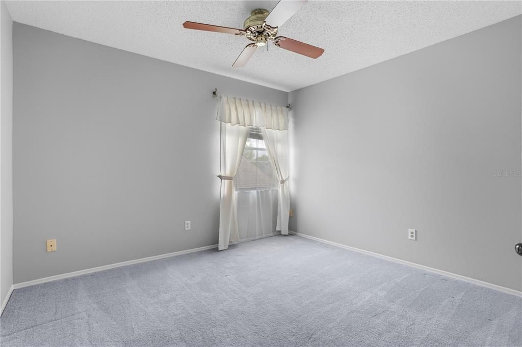 Active With Contract: $430,900 (4 beds, 2 baths, 1949 Square Feet)
