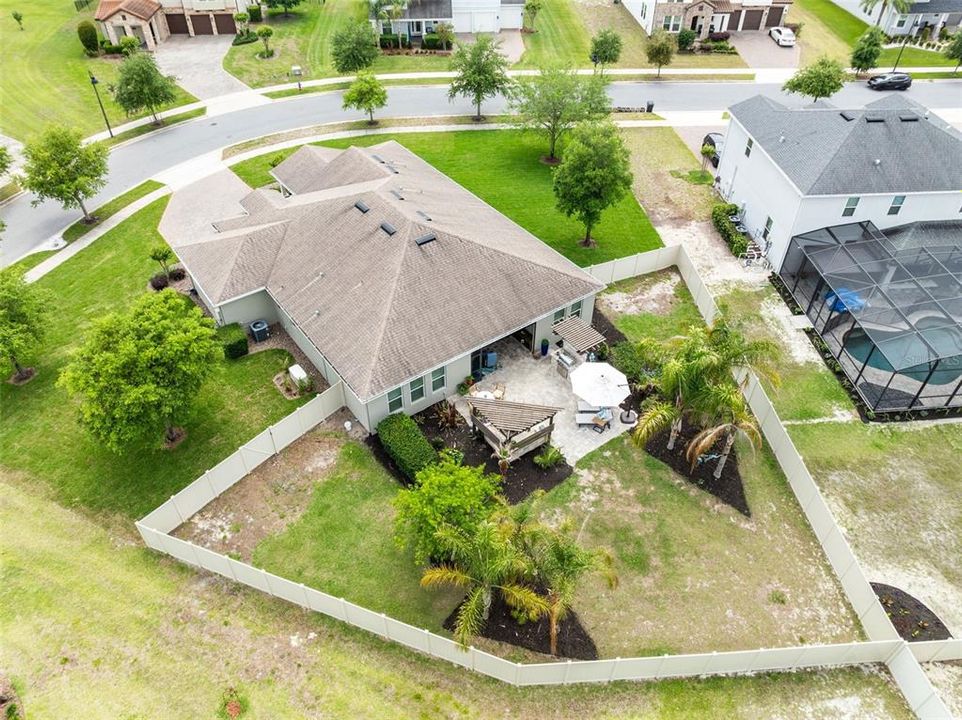 Activo con contrato: $799,000 (4 camas, 3 baños, 2683 Pies cuadrados)