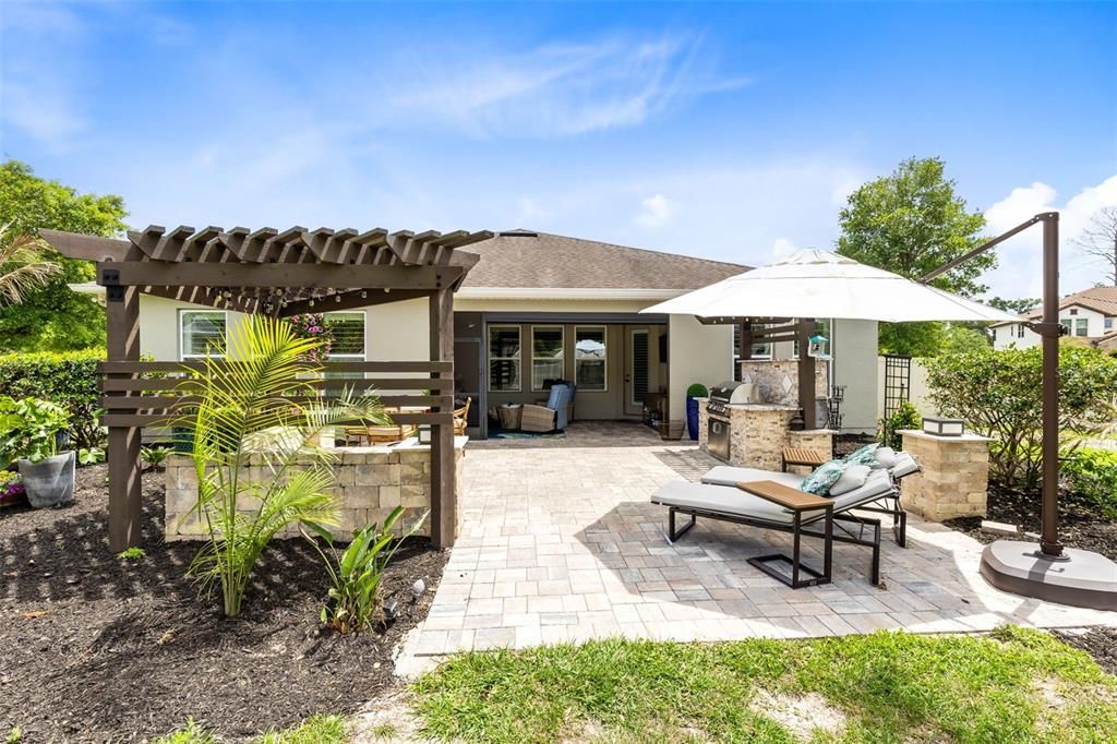 Activo con contrato: $799,000 (4 camas, 3 baños, 2683 Pies cuadrados)