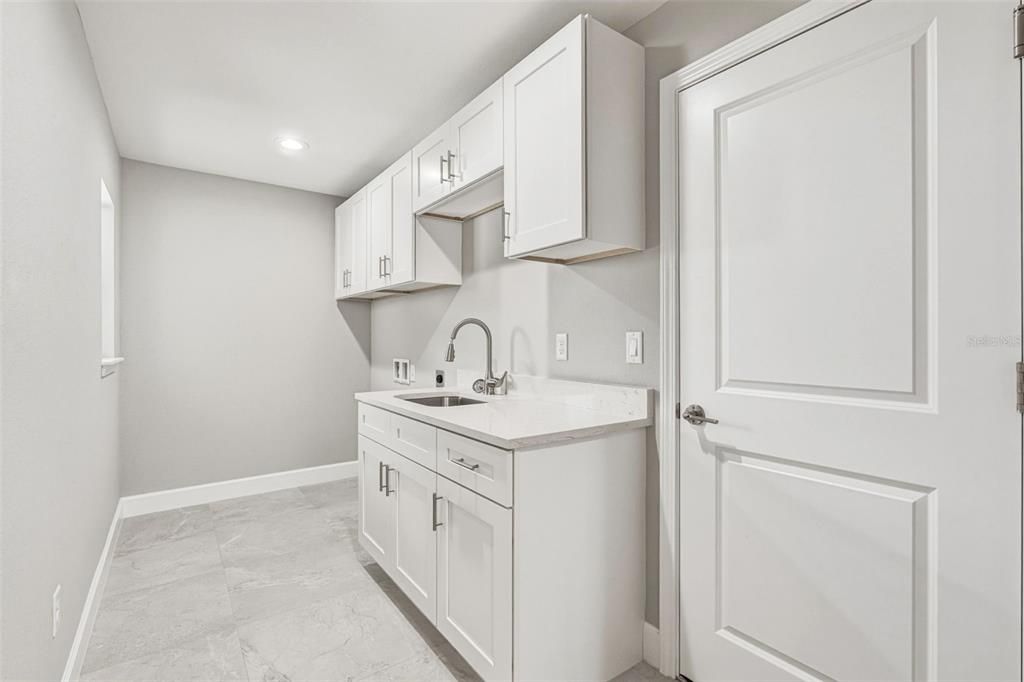 Active With Contract: $459,000 (3 beds, 2 baths, 1685 Square Feet)