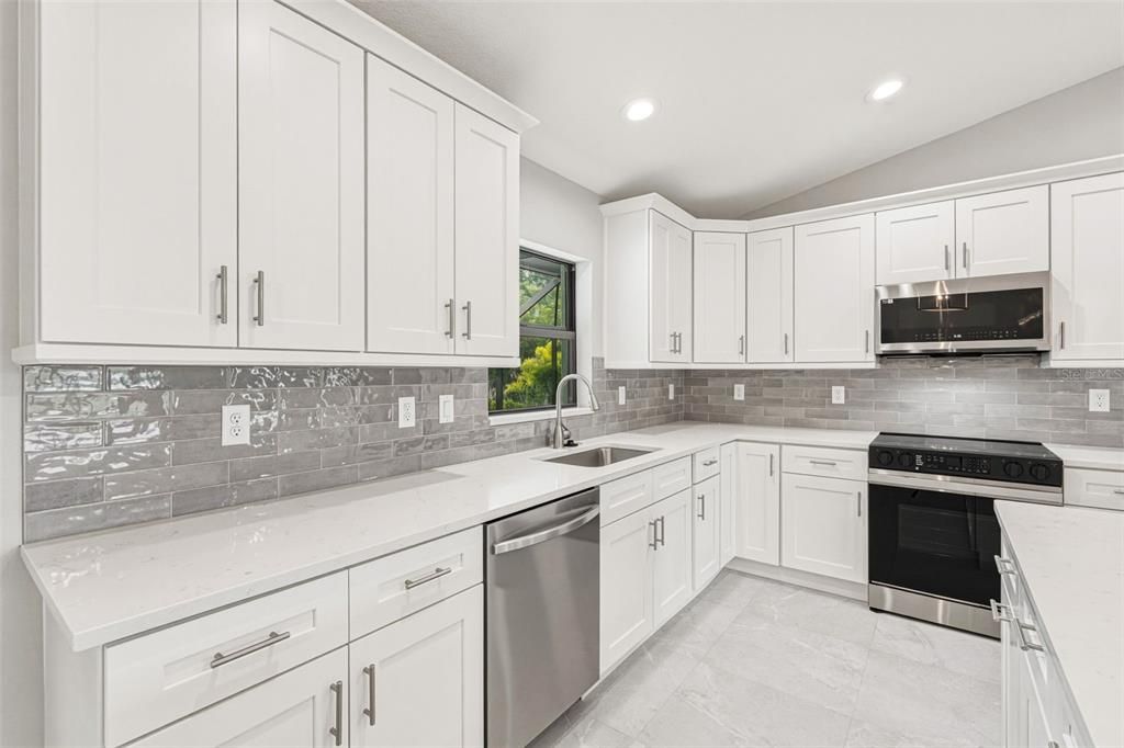 Active With Contract: $459,000 (3 beds, 2 baths, 1685 Square Feet)