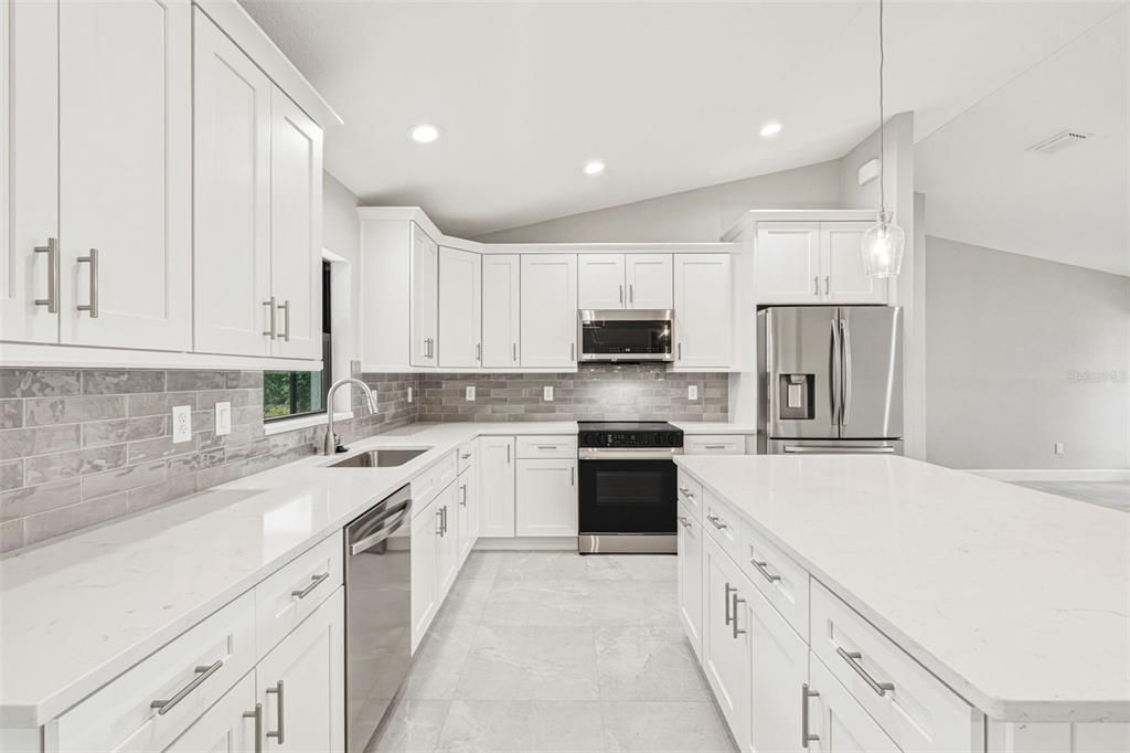 Active With Contract: $459,000 (3 beds, 2 baths, 1685 Square Feet)