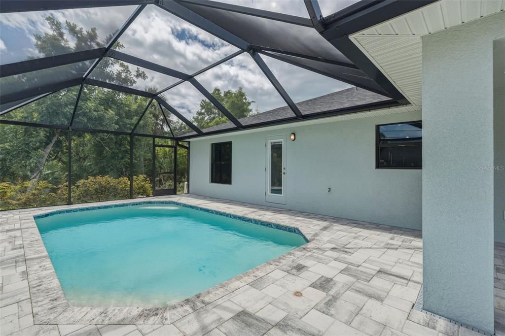Active With Contract: $459,000 (3 beds, 2 baths, 1685 Square Feet)