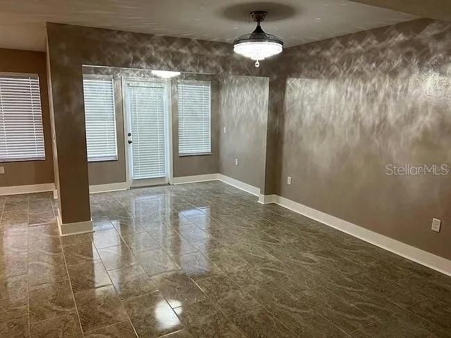 For Sale: $134,900 (2 beds, 2 baths, 1110 Square Feet)