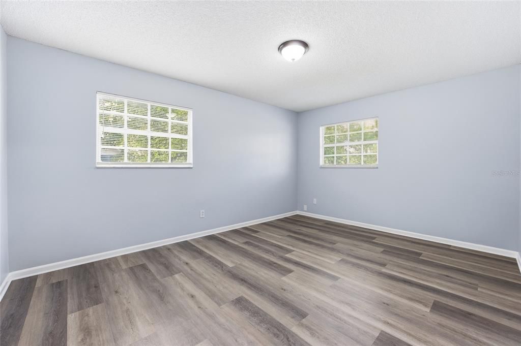 Activo con contrato: $215,900 (2 camas, 2 baños, 1377 Pies cuadrados)
