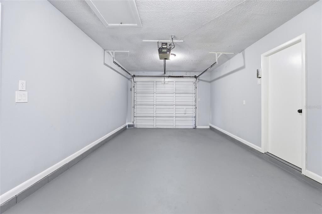 Activo con contrato: $215,900 (2 camas, 2 baños, 1377 Pies cuadrados)