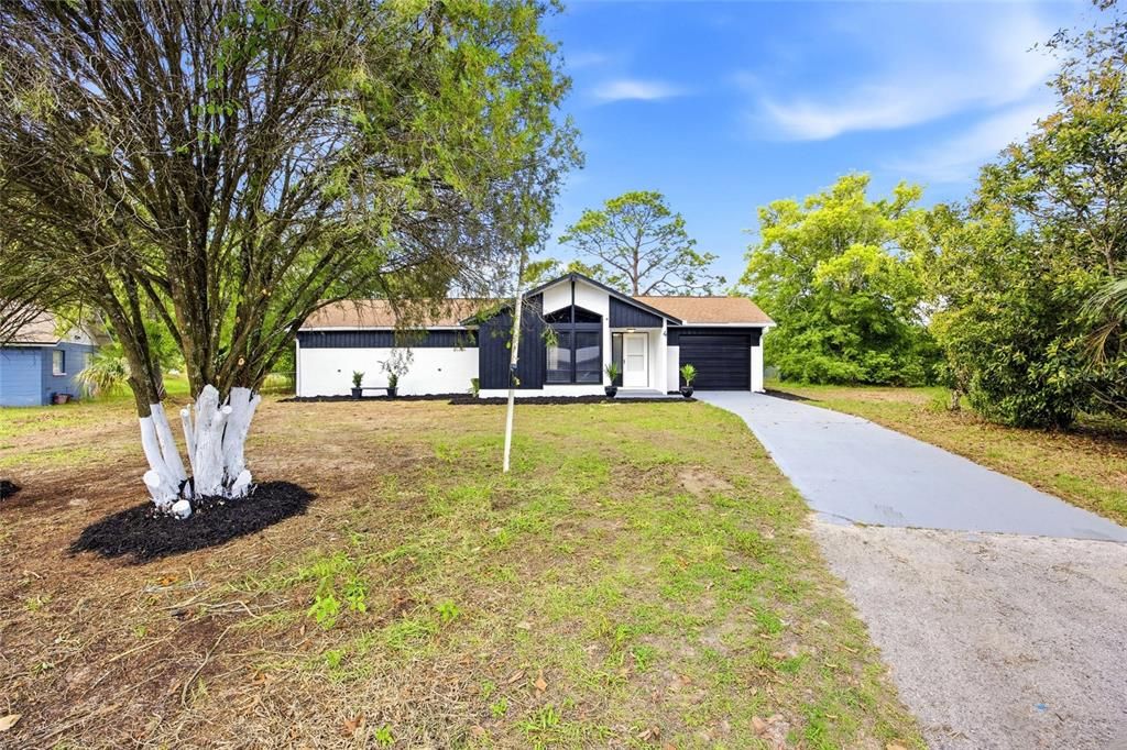 Activo con contrato: $215,900 (2 camas, 2 baños, 1377 Pies cuadrados)