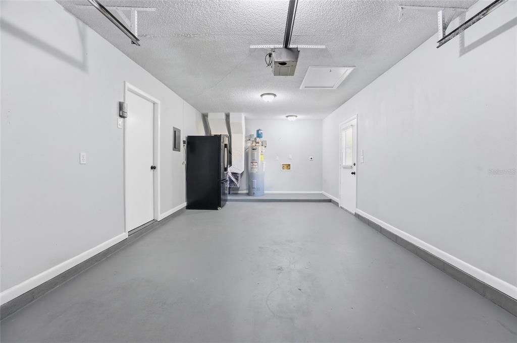 Activo con contrato: $215,900 (2 camas, 2 baños, 1377 Pies cuadrados)