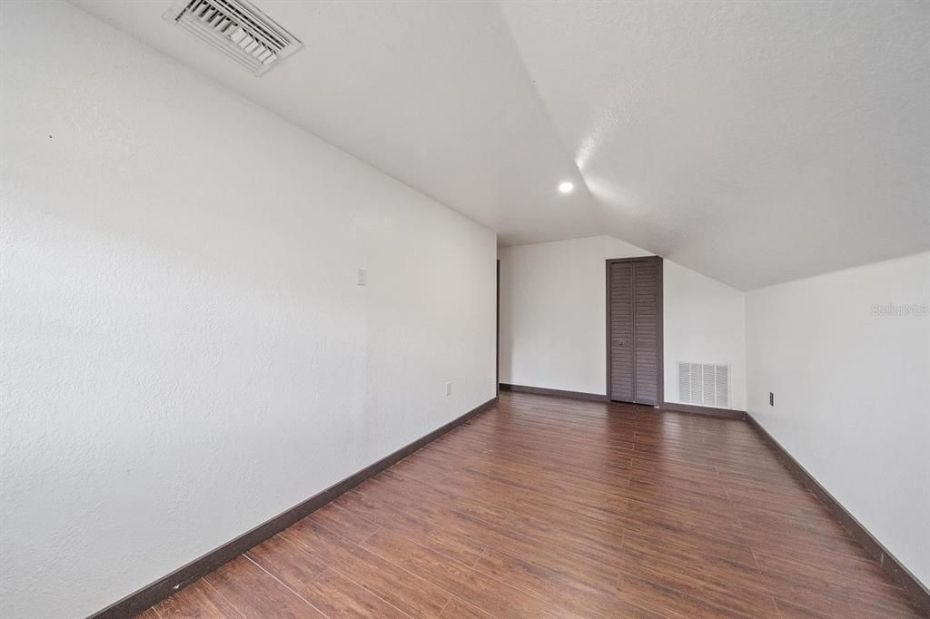 En Venta: $1,250,000 (4 camas, 3 baños, 2872 Pies cuadrados)