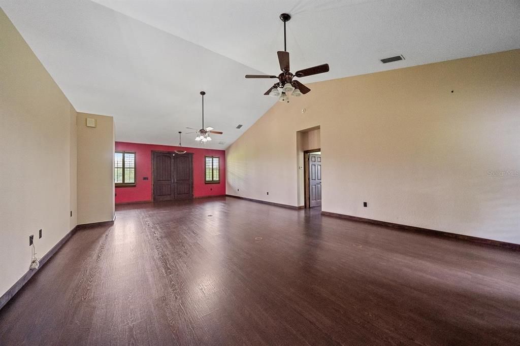 En Venta: $1,250,000 (4 camas, 3 baños, 2872 Pies cuadrados)