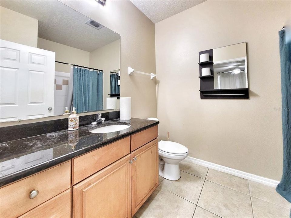 Active With Contract: $350,000 (2 beds, 2 baths, 1040 Square Feet)