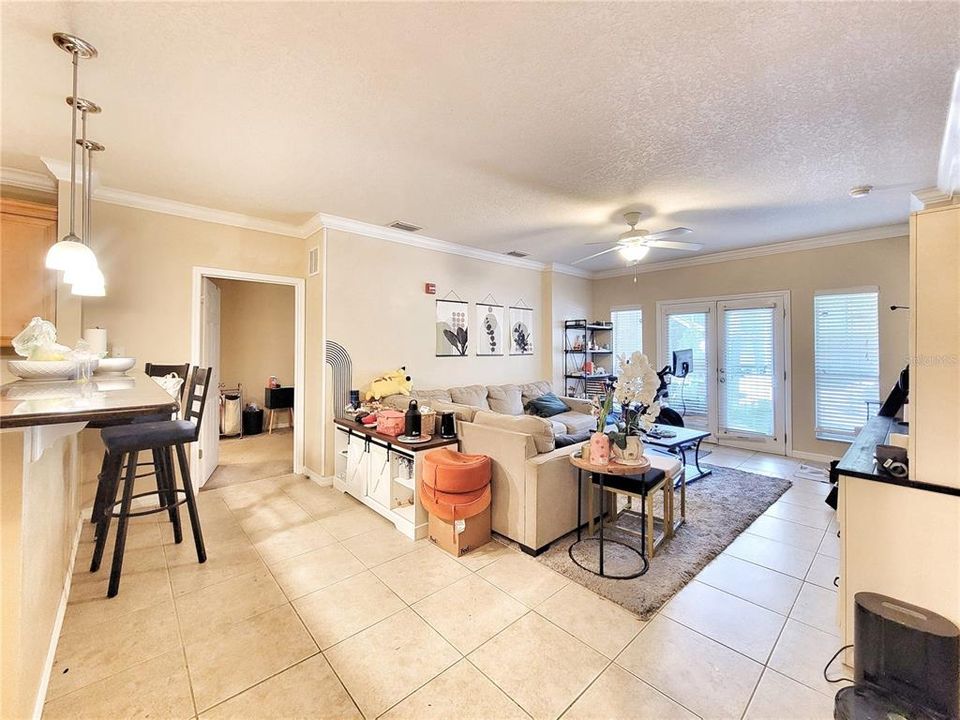 Active With Contract: $350,000 (2 beds, 2 baths, 1040 Square Feet)