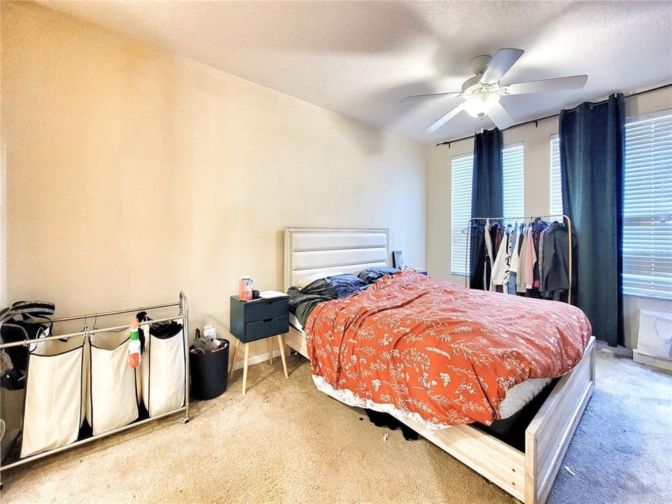 Active With Contract: $350,000 (2 beds, 2 baths, 1040 Square Feet)