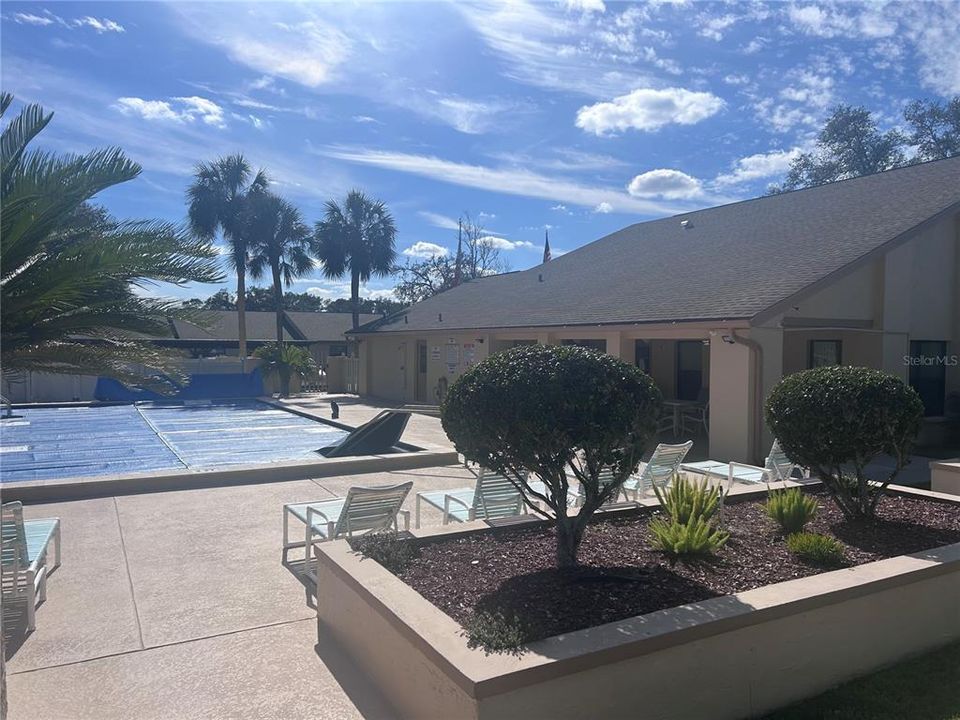 Active With Contract: $1,400 (2 beds, 2 baths, 1094 Square Feet)