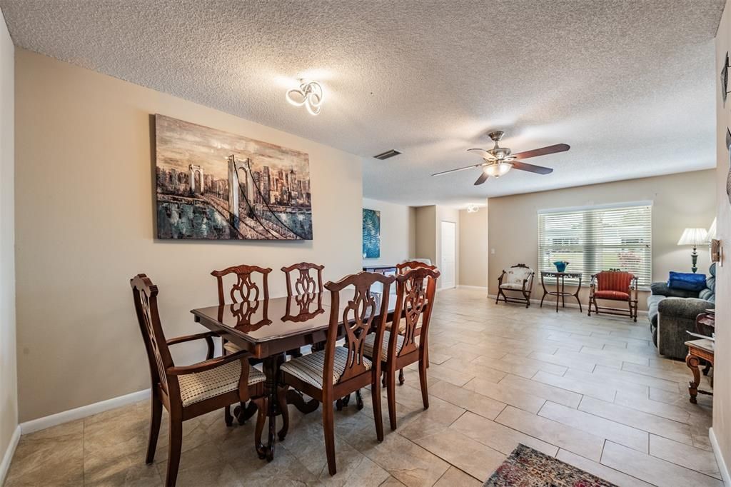 En Venta: $259,900 (2 camas, 2 baños, 1681 Pies cuadrados)