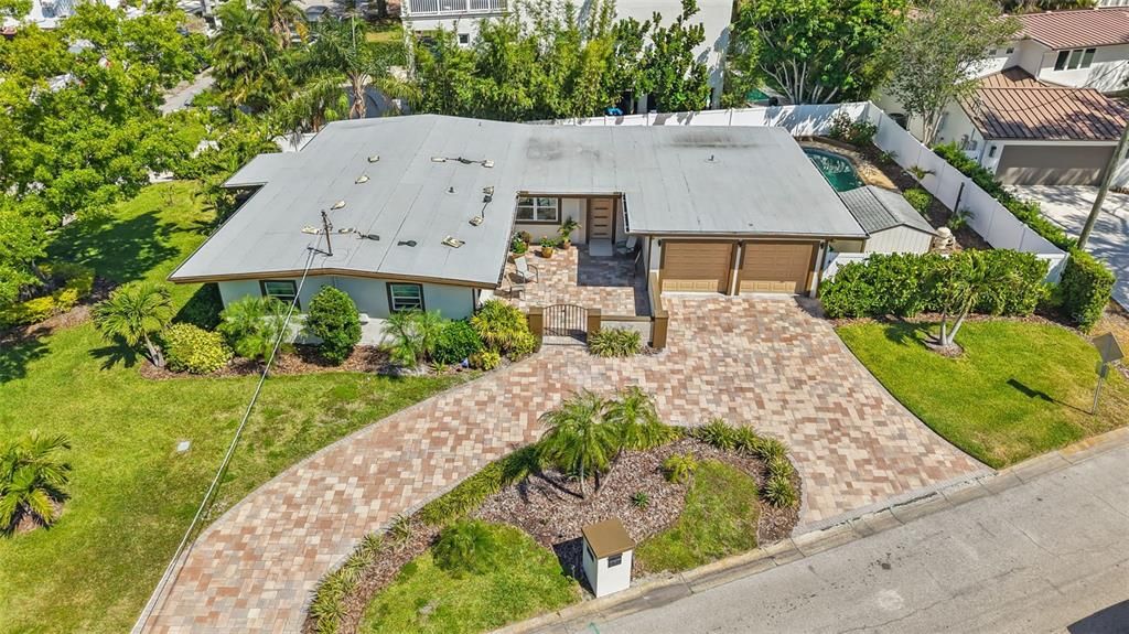 For Sale: $1,300,000 (4 beds, 3 baths, 1958 Square Feet)
