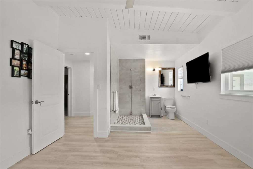 For Sale: $1,300,000 (4 beds, 3 baths, 1958 Square Feet)