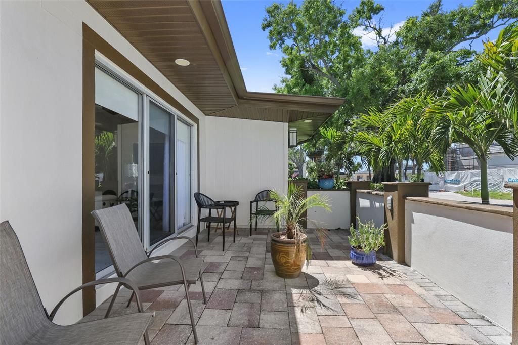 For Sale: $1,300,000 (4 beds, 3 baths, 1958 Square Feet)