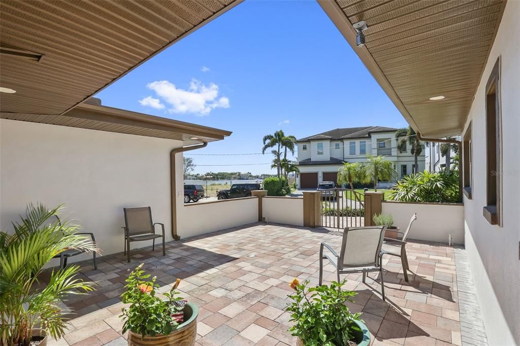 For Sale: $1,300,000 (4 beds, 3 baths, 1958 Square Feet)