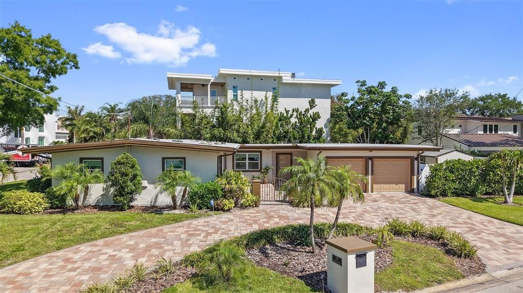 For Sale: $1,300,000 (4 beds, 3 baths, 1958 Square Feet)