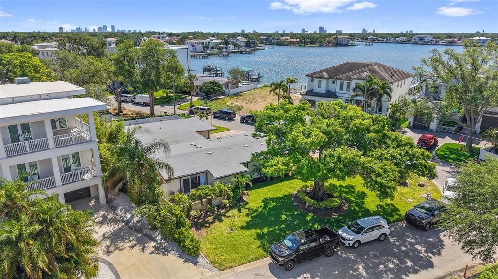 For Sale: $1,300,000 (4 beds, 3 baths, 1958 Square Feet)