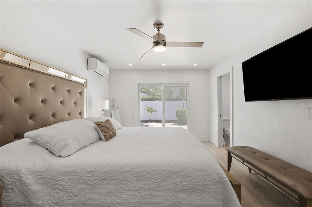 For Sale: $1,300,000 (4 beds, 3 baths, 1958 Square Feet)