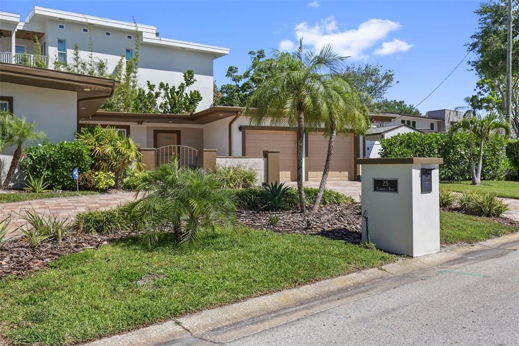 For Sale: $1,300,000 (4 beds, 3 baths, 1958 Square Feet)