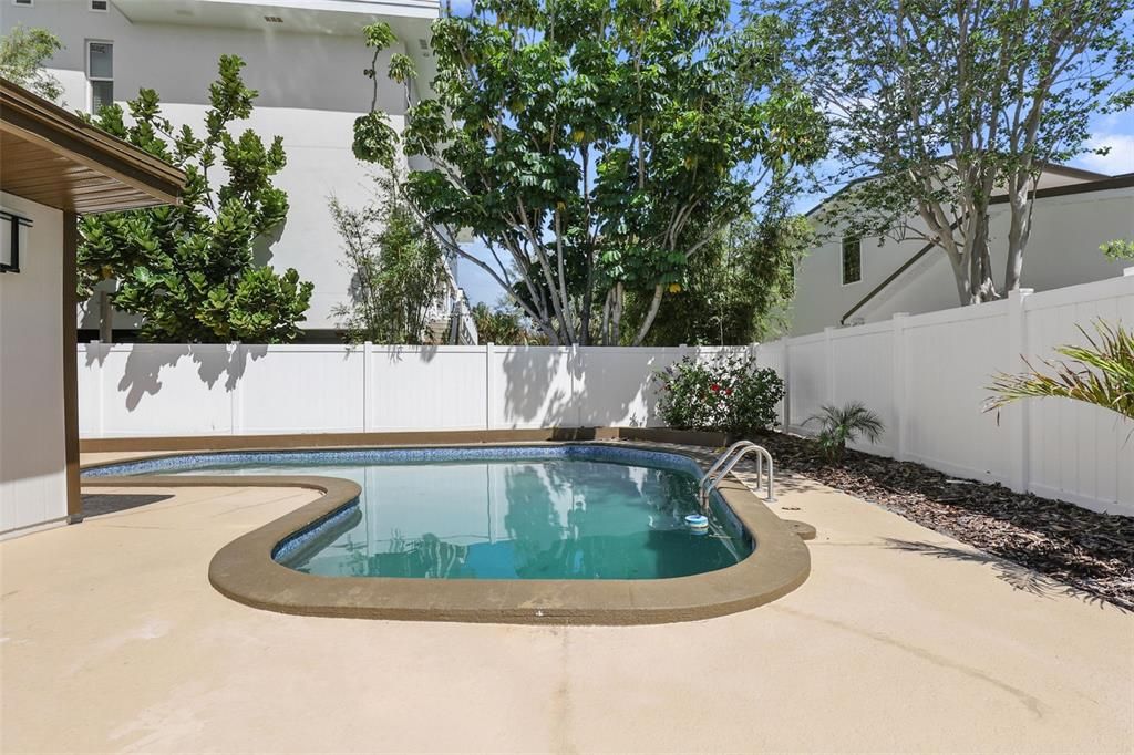 For Sale: $1,300,000 (4 beds, 3 baths, 1958 Square Feet)