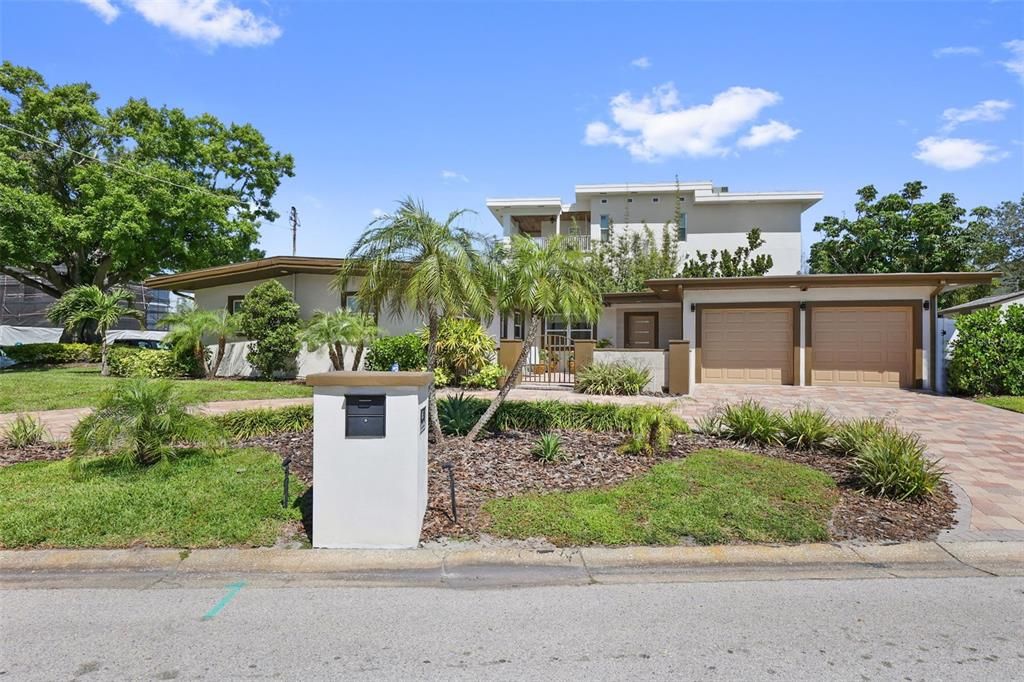 For Sale: $1,300,000 (4 beds, 3 baths, 1958 Square Feet)