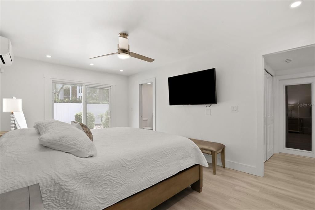 For Sale: $1,300,000 (4 beds, 3 baths, 1958 Square Feet)
