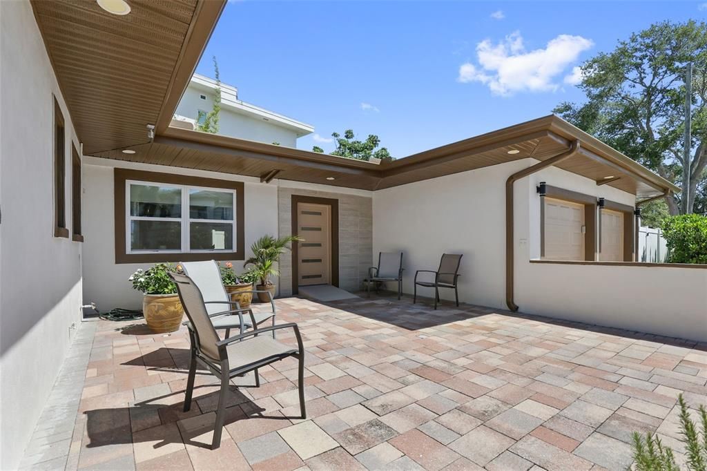 For Sale: $1,300,000 (4 beds, 3 baths, 1958 Square Feet)