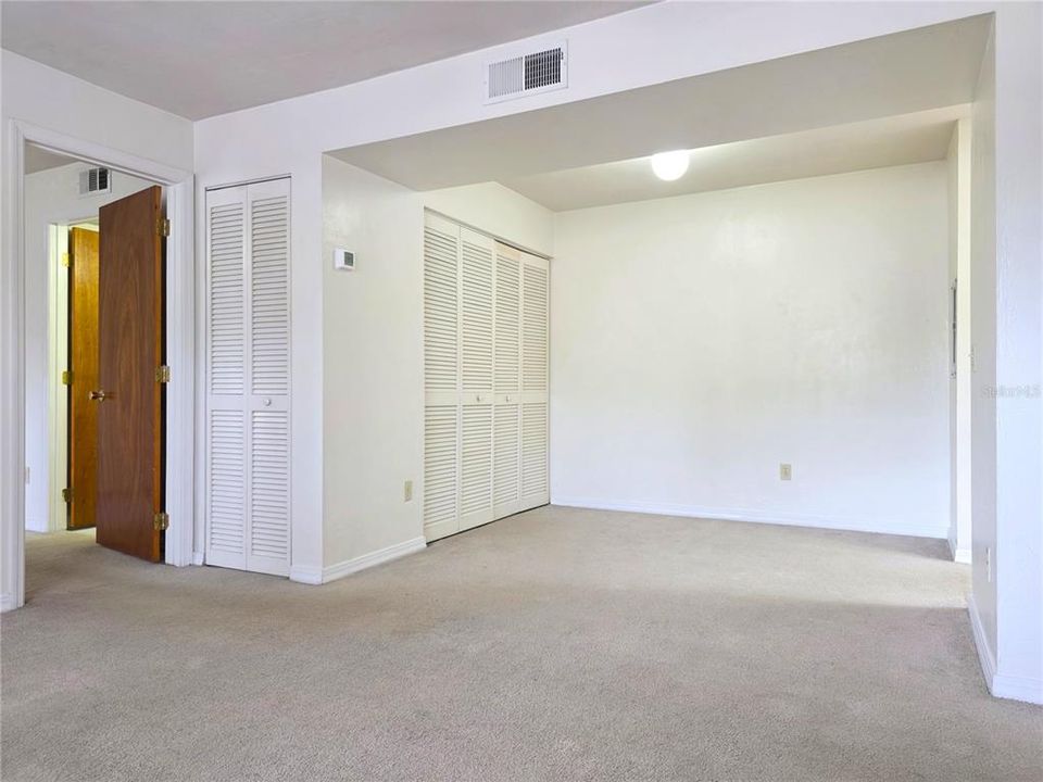 For Sale: $118,000 (1 beds, 1 baths, 635 Square Feet)