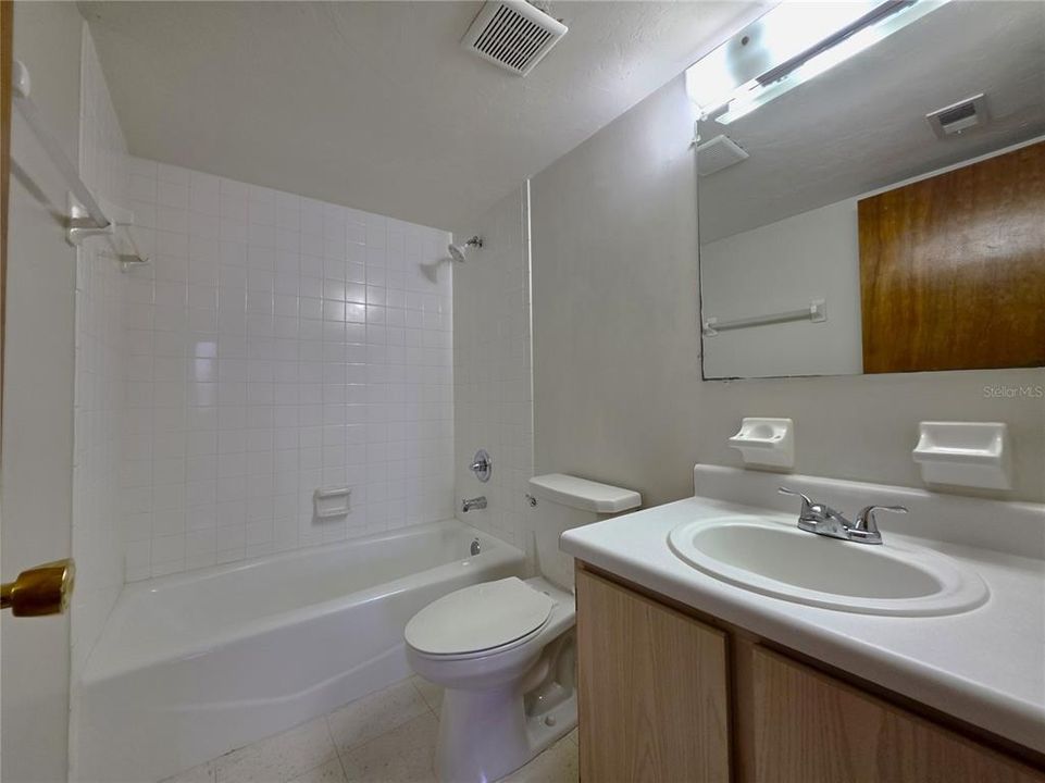 For Sale: $118,000 (1 beds, 1 baths, 635 Square Feet)