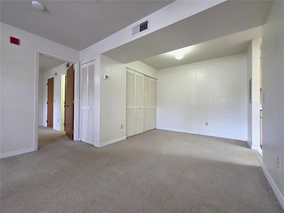 For Sale: $118,000 (1 beds, 1 baths, 635 Square Feet)
