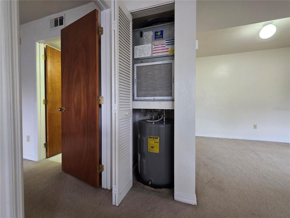 For Sale: $118,000 (1 beds, 1 baths, 635 Square Feet)