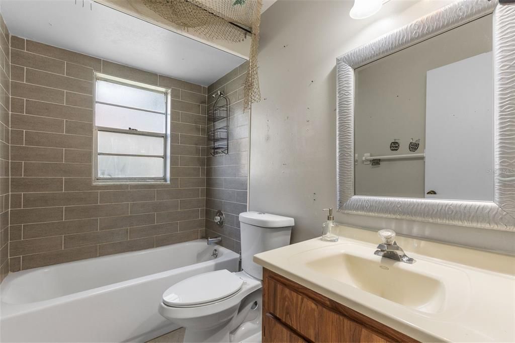 For Sale: $360,000 (3 beds, 2 baths, 1264 Square Feet)