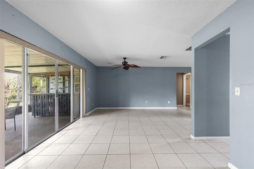 For Sale: $360,000 (3 beds, 2 baths, 1264 Square Feet)
