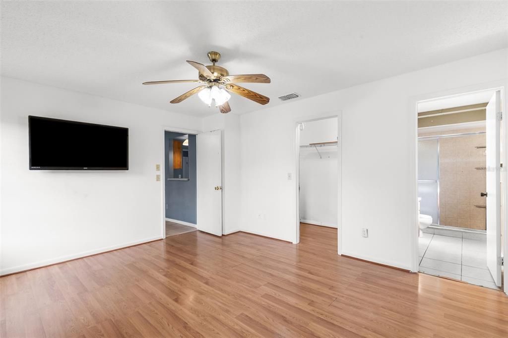 For Sale: $360,000 (3 beds, 2 baths, 1264 Square Feet)