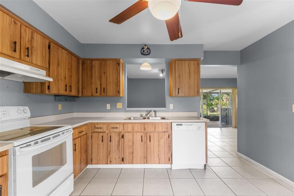 For Sale: $360,000 (3 beds, 2 baths, 1264 Square Feet)
