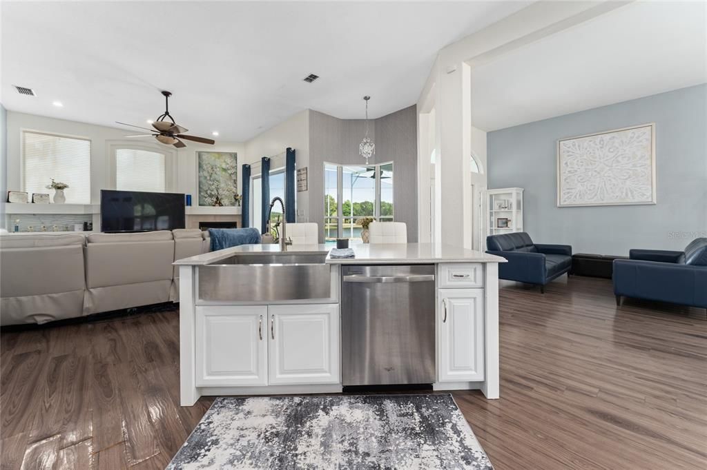 For Sale: $719,900 (4 beds, 3 baths, 2598 Square Feet)