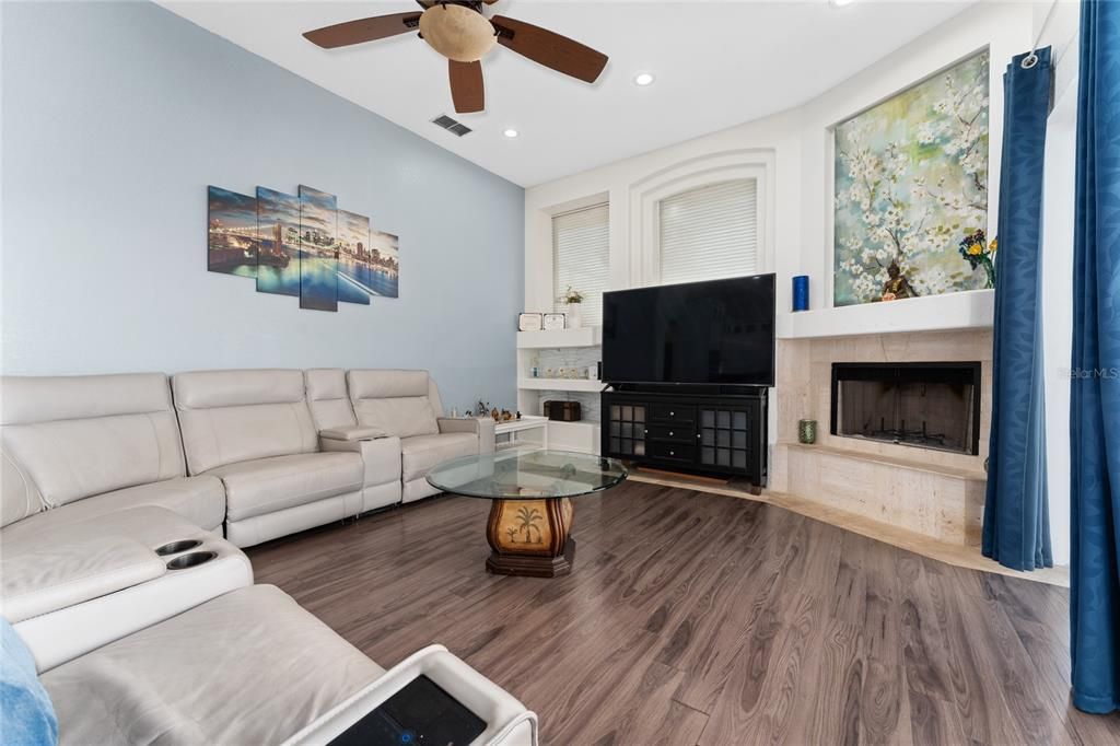 For Sale: $719,900 (4 beds, 3 baths, 2598 Square Feet)